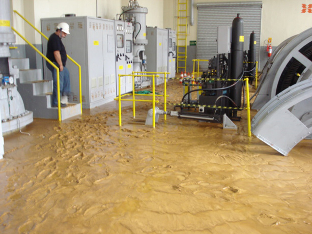 PCH Chaminé: interior da casa de força ficou inundada