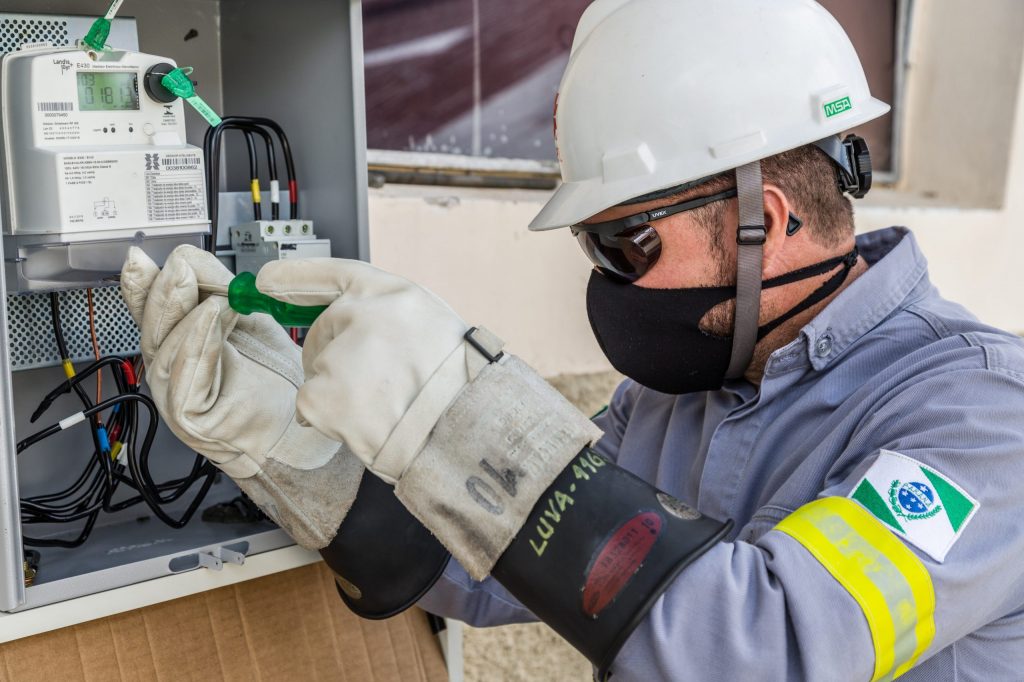 Medidores digitais são equipamento importante na revolução tecnológica trazidas pela Rede Elétrica Inteligente