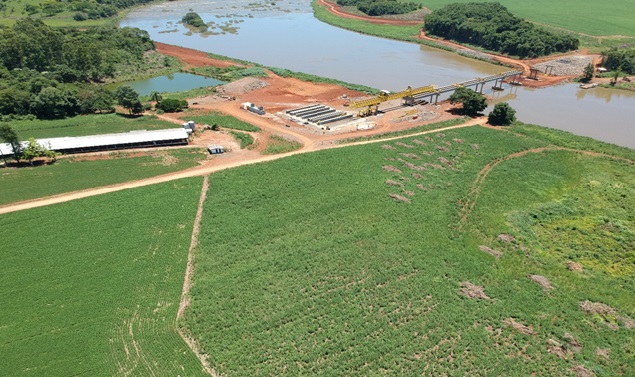 Área de plantio na APP próximo à nova ponte que vai integrar Verê e São João.