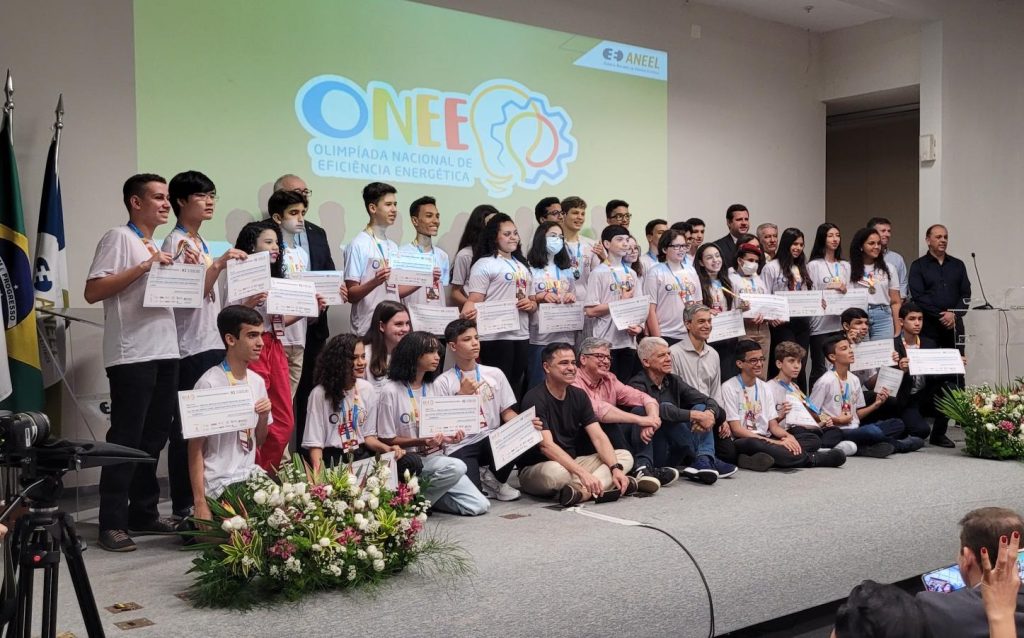 Alunos reunidos no auditório da Aneel em Brasília